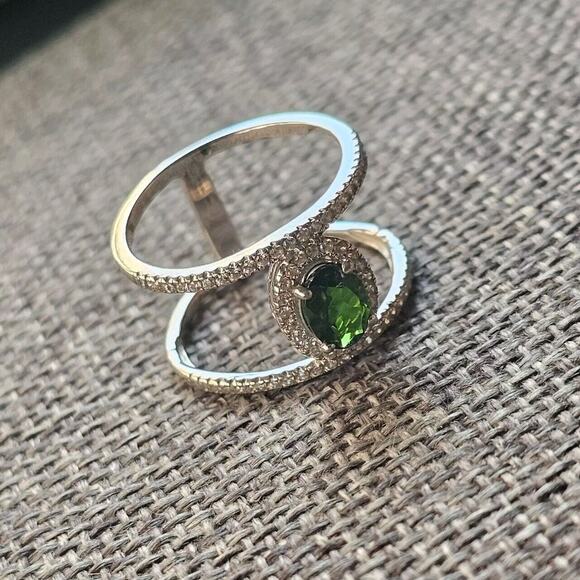 925 Sterling SD Green Gem Ring Sz 7 Double Band Halo Unique Bold - Picture 1 of 5